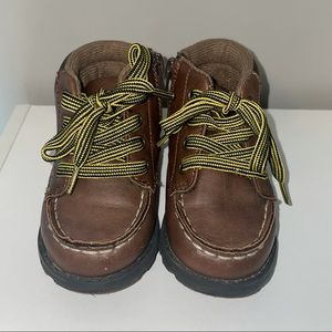 Carter’s Size 6 Brown boots